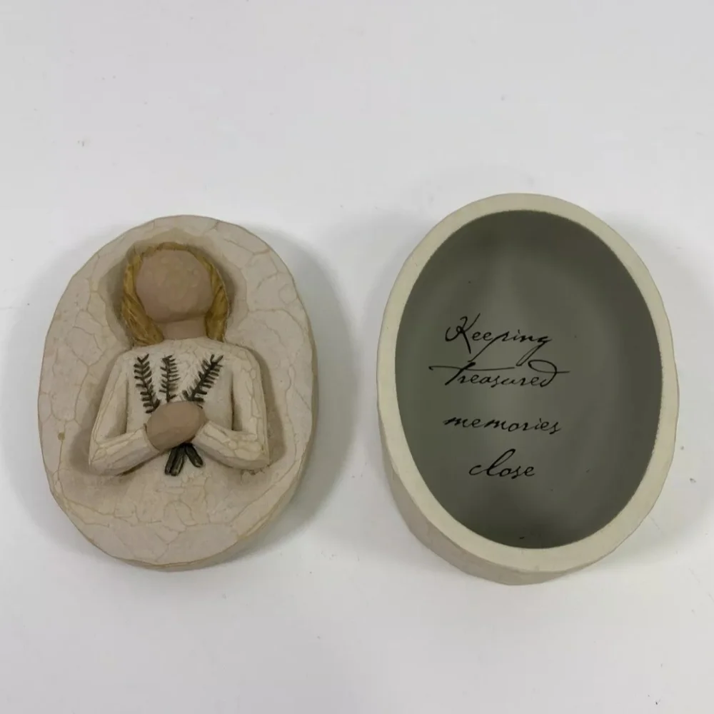 2004 Susan Lordi Willow Tree Remembrance Box of Memories Sm Trinket/ Ring Box